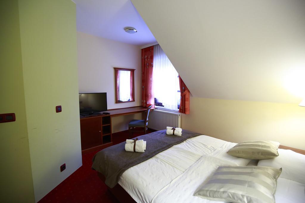 Guesthouse Villa Zelenjak Ventek Kumrovec Buitenkant foto