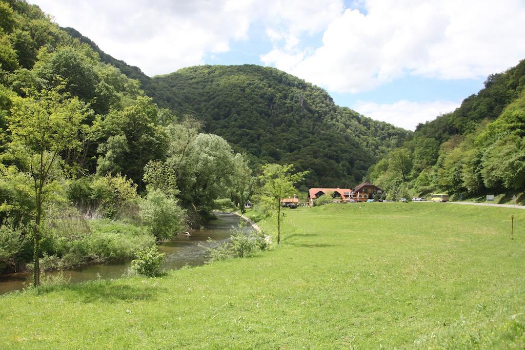 Guesthouse Villa Zelenjak Ventek Kumrovec Buitenkant foto